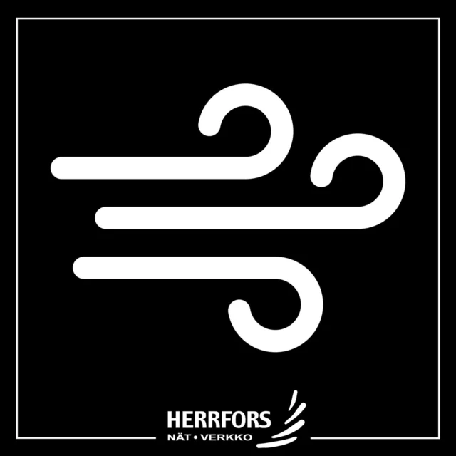 2.1.2026 klo 16.00
(SVE & ENG kommenttikentässä)

Sähköttä olevien asiakkaiden määrä on tällä hetkellä 41. Päivän aikana olemme tunnistaneet useita kohteita, joissa pienjänniteverkko on vaurioitunut siinä määrin, että on ollut tarpeen rakentaa uudet pylväät ja johdot. Vastaavanlaisia tilanteita voi ilmetä myös muilla alueilla.

Työt jatkuvat vielä tänä iltana ja alkavat uudelleen varhain huomenna aamulla. Kytkentätöiden yhteydessä voi esiintyä lyhyitä sähkökatkoja, kun korjatut linjat otetaan käyttöön.

Tavoitteenamme on, että kaikki asiakkaat, mukaan lukien vapaa-ajan asunnot, saavat sähköt palautettua tämän viikon aikana. Tämän jälkeen raivaustyöt jatkuvat vielä arviolta pari viikkoa.

⚠️Olemme havainneet joillakin asiakkailla nollavikoja sähkön palauttamisen jälkeen. Kyseessä on erittäin vaarallinen tila. Nollavikaa epäiltäessä on tärkeää sulkea pääkytkin. Kun kaikille asiakkaille on saatu sähköt, jatkamme nollavikojen korjaamista.

Aluekohtainen tilanne:

🔹Maksamaa, Oravainen
- Muutamat vapaa-ajan asunnot ovat vielä ilman sähköä
- Kaikki Maksamaa–Särkimon 20 kV:n linjat ovat käytössä
- Maksamaa–Särkimon alueella on todettu nollavikoja joissakin vapaa-ajan liittymissä, ja ne korjataan huomenna
- Oravaisissa muutamat vakituiset asunnot ovat vielä ilman sähköä, ja ne kytketään verkkoon tänä iltana

🔹Terjärv
- Tilanne on parantunut merkittävästi
- Kaitåsen ja Bredbacka ovat saaneet sähköt takaisin
- Keskijänniteverkkoa uhkaavat riskipuut on poistettu uusien katkosten riskin pienentämiseksi
- Työt ovat viivästyneet pienjänniteverkon laajojen vaurioiden vuoksi, mikä on edellyttänyt uusien pylväiden ja johtojen rakentamista
- Teerijärvelle rakennetaan huomenna uusi keskijännitelinja. 

🔹Pietarsaari, Pedersöre ja Luoto
- Vain muutama asiakas on vielä ilman sähköä, pääasiassa vapaa-ajan asuntoja
- Lappforsissa rakennetaan huomenna uusi 20 kV:n linja osalle asiakkaista

‼️Huomioitavaa
Raivaus- ja korjaustyöt jatkuvat koko päivän kaikilla alueilla. Vain sähköyhtiön henkilöstö saa käsitellä puita, jotka ovat kaatuneet sähkölinjojen päälle. Teille kaatuneista puista huolehtii pelastuslaitos

❤️Kiitämme asiakkaitamme kärsivällisyydestä ja ymmärryksestä.