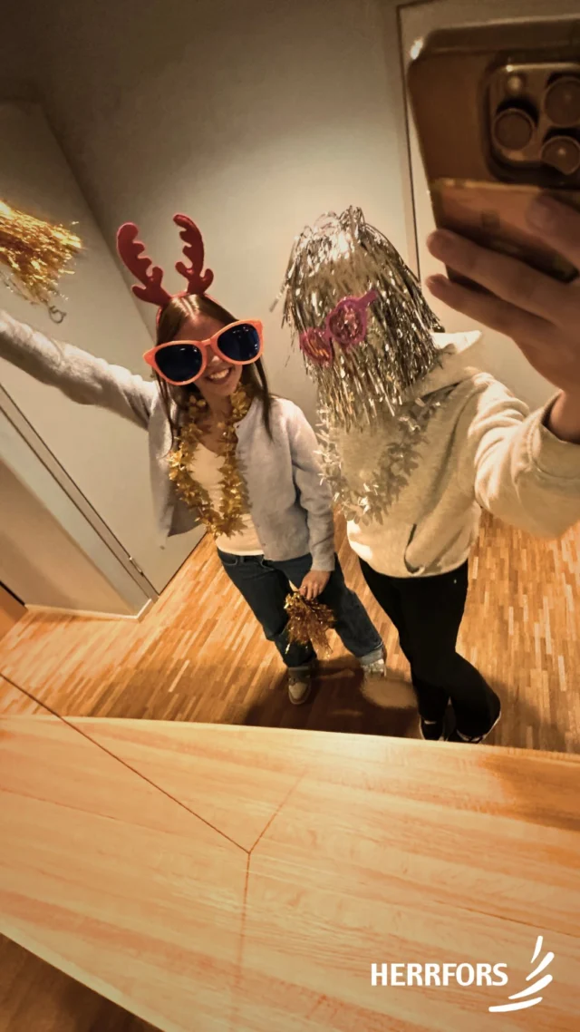 Tack till våra sommarjobbare Thea och Felicia för er tid hos oss här på Herrfors. Vi önskar er en riktigt fin fortsättning på sommaren! ☀️⛱️

Kiitos kesätyöntekijöillemme Thealle ja Felicialle ajastanne kanssamme täällä Herrforsilla. Toivotamme teille oikein ihanaa kesän jatkoa! ☀️⛱️

#herrfors #meherrforsilla